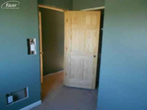 1057 Rinn Street Burton, MI 48509 - Photo 10 of 16 20144915-9.JPG