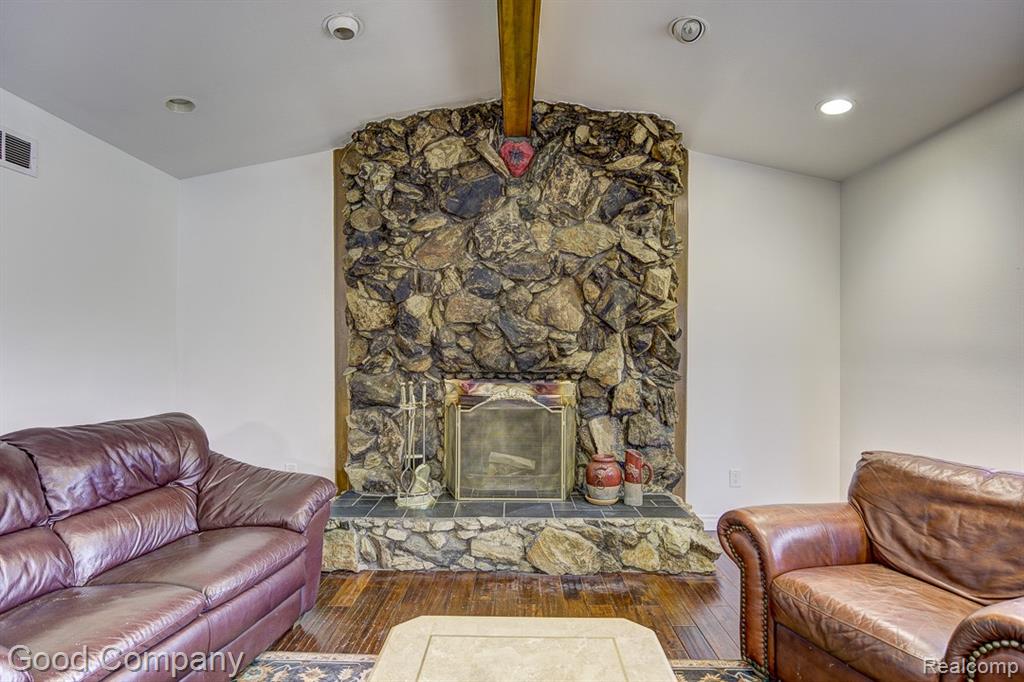 38092 Westchester Road Sterling Heights, MI 48310 - Photo 4 of 53