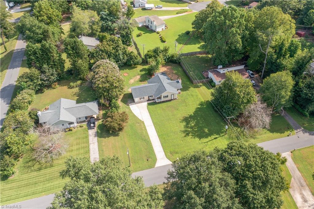 487 Raven Ridge Drive Kernersville, NC 27284 - Photo 7 of 31