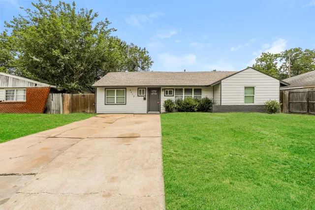 $1,545 | 6015 Glenhurst Drive, Houston, TX 77033