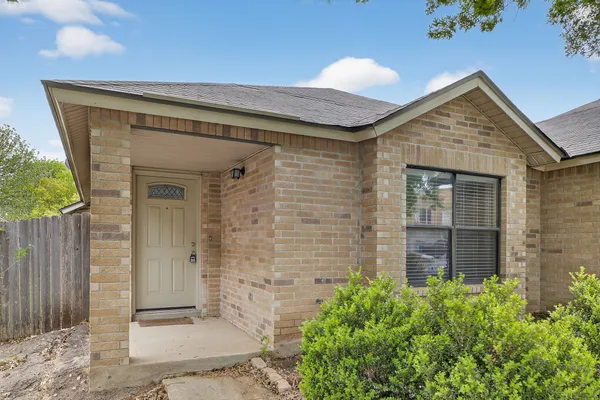 $1,650 | 10526 Bluegrass Pond, San Antonio, TX 78254