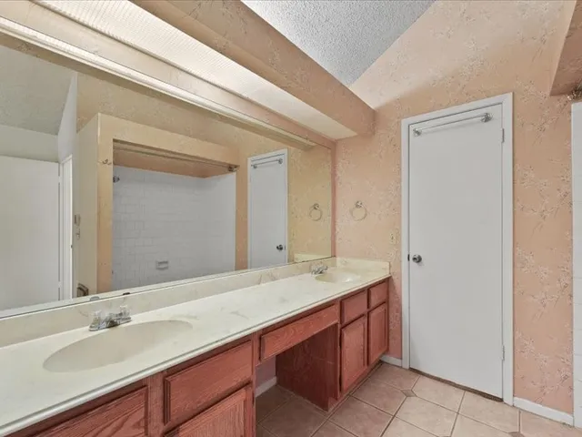 $185,000 | 3317 Golden Trails Drive, Unit 807, Houston, TX 77345