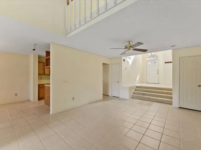 $185,000 | 3317 Golden Trails Drive, Unit 807, Houston, TX 77345