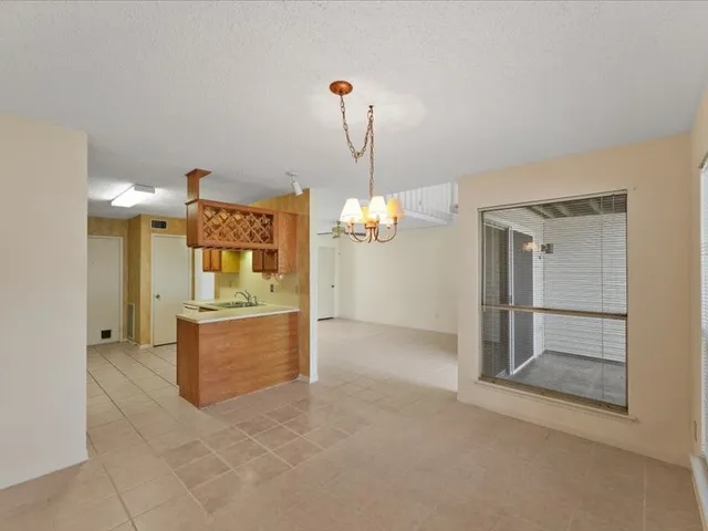 $185,000 | 3317 Golden Trails Drive, Unit 807, Houston, TX 77345