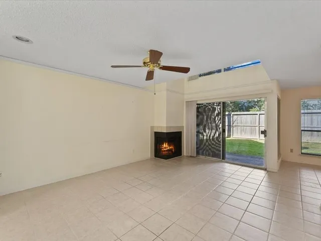 $185,000 | 3317 Golden Trails Drive, Unit 807, Houston, TX 77345