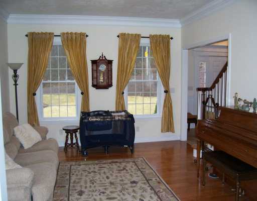 37 Old Staples Road Cumberland, RI 02864 - Photo 5 of 8 Living Room.