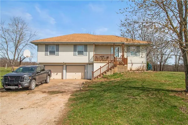 $475,000 | 3308 East 303rd Street, Cleveland, MO 64734