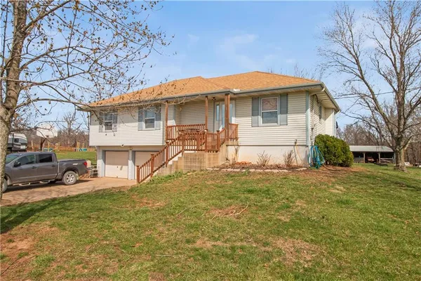 $475,000 | 3308 East 303rd Street, Cleveland, MO 64734