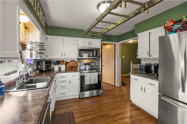 $475,000 | 3308 East 303rd Street, Cleveland, MO 64734