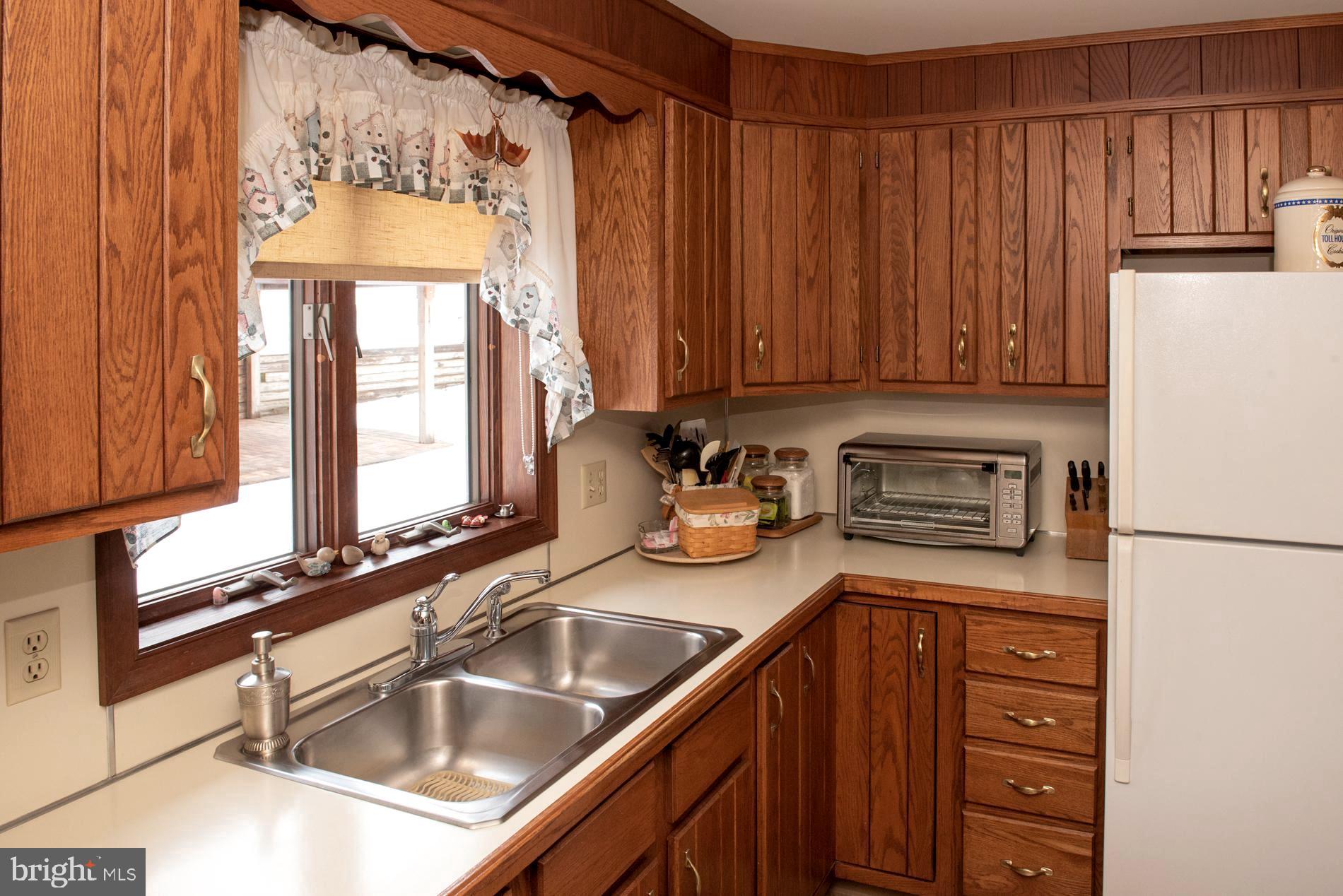 2086 Needhammer Road Pottstown, PA 19464 - Photo 16 of 58 kitchen