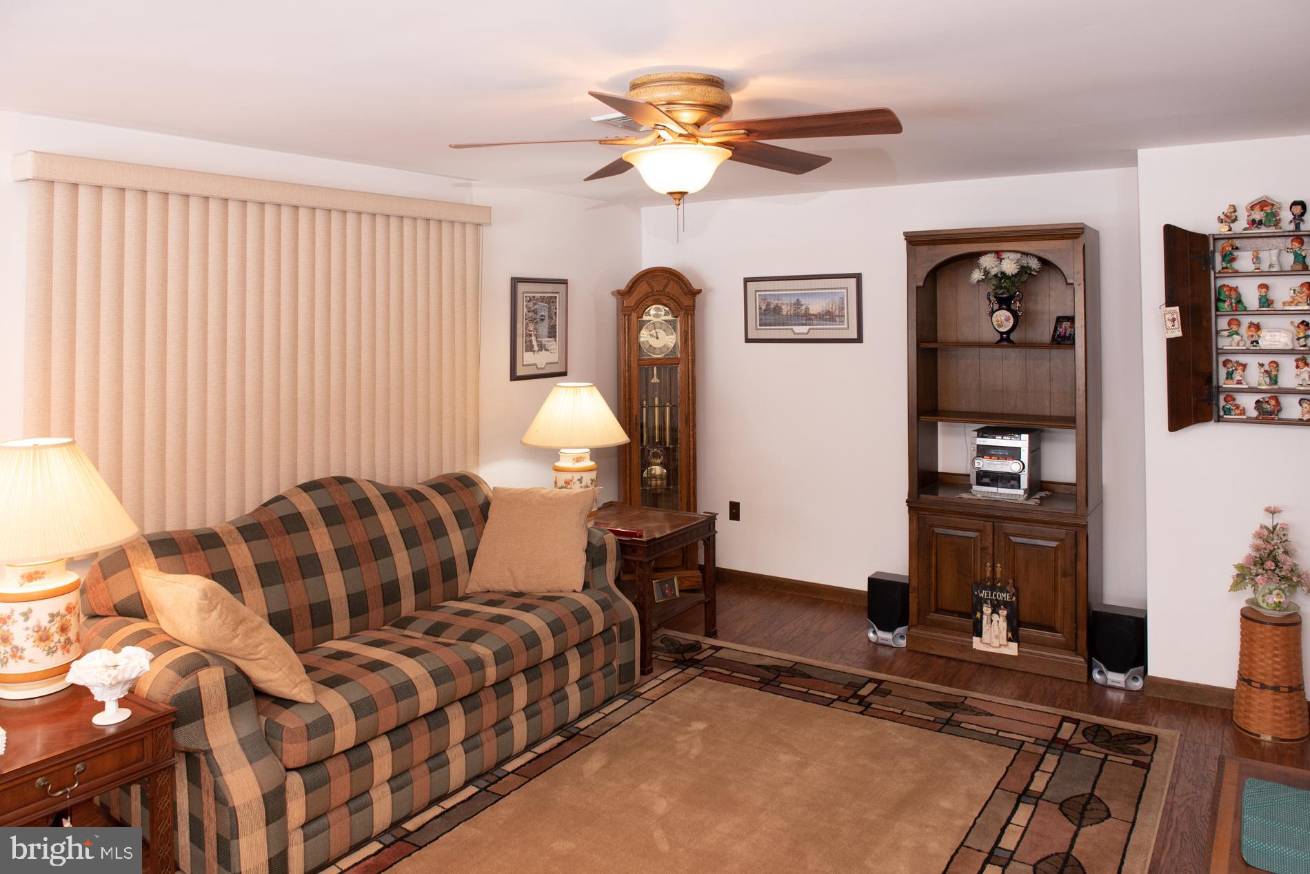 2086 Needhammer Road Pottstown, PA 19464 - Photo 18 of 58 living room