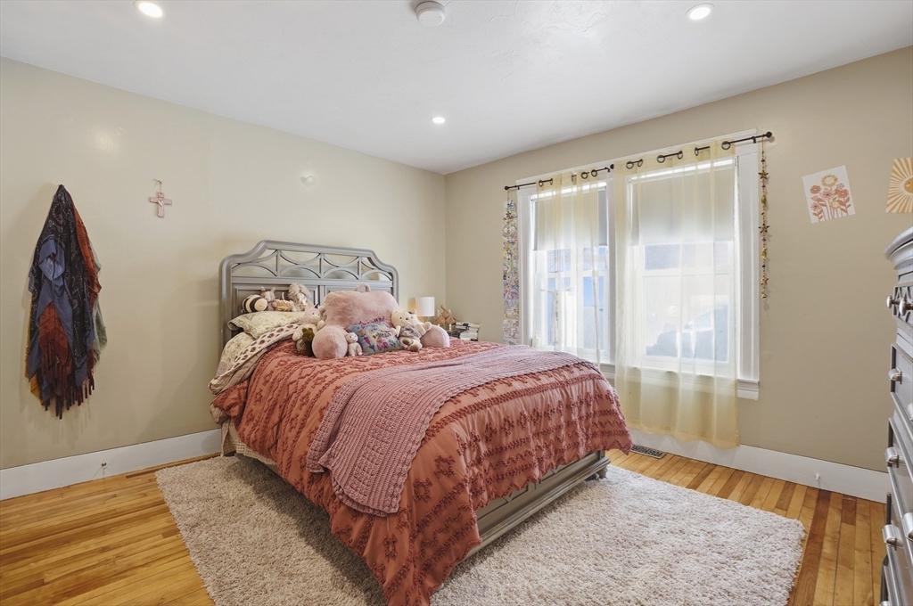 24 Ingleside Avenue Worcester, MA 01604 - Photo 19 of 39