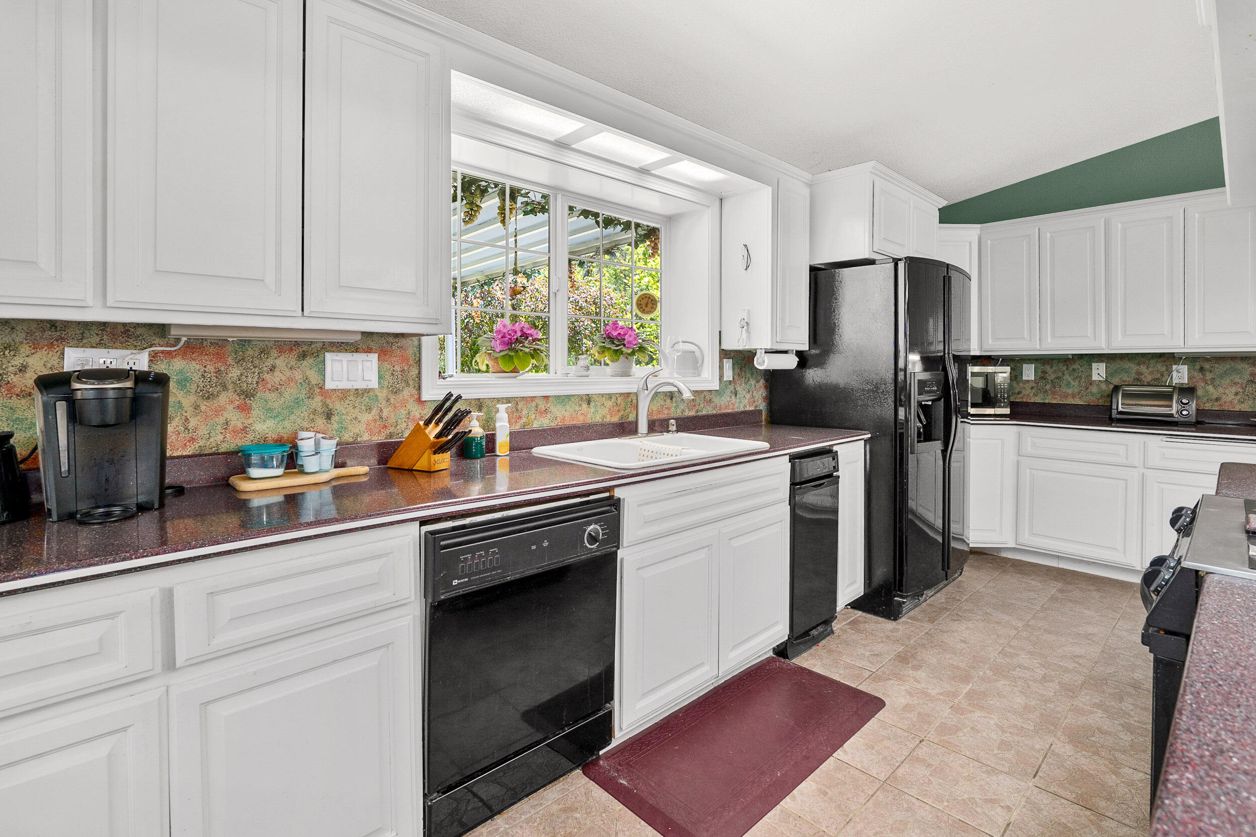 14845 Water Gap Road Williams, OR 97544 - Photo 9 of 44 Kitchen