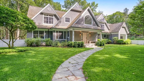 9 Old Pine Drive, East Hampton, NY 11937