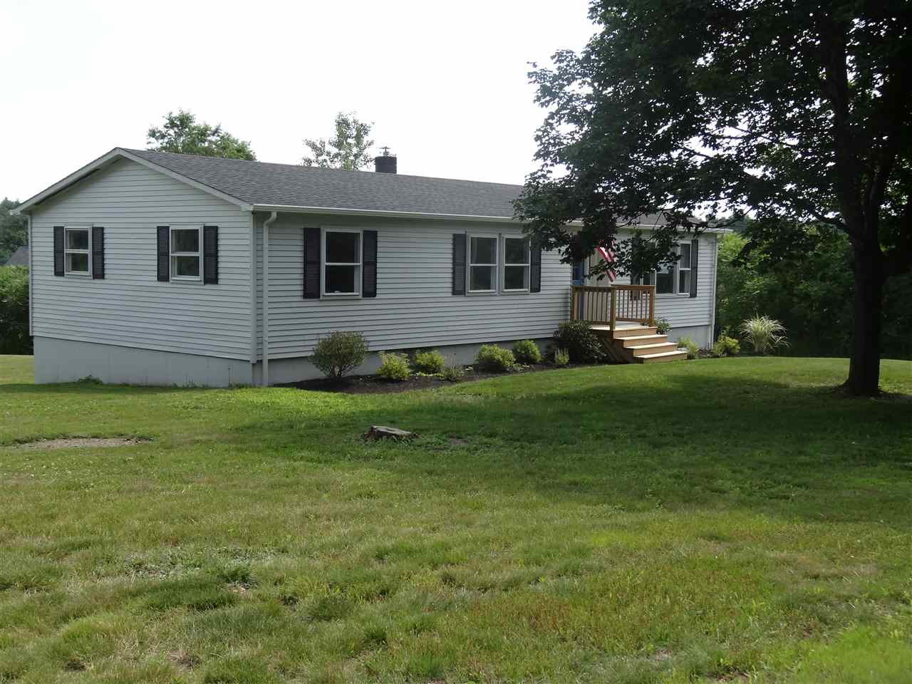 49 Winnicut Road North Hampton, NH 03862 - Photo 1 of 19 Gallery Image 1
