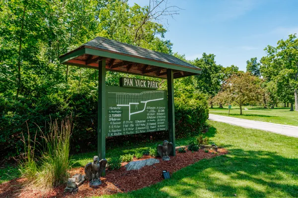 $969,900 | 24026 Oakwood Lane, Dover, WI 53139