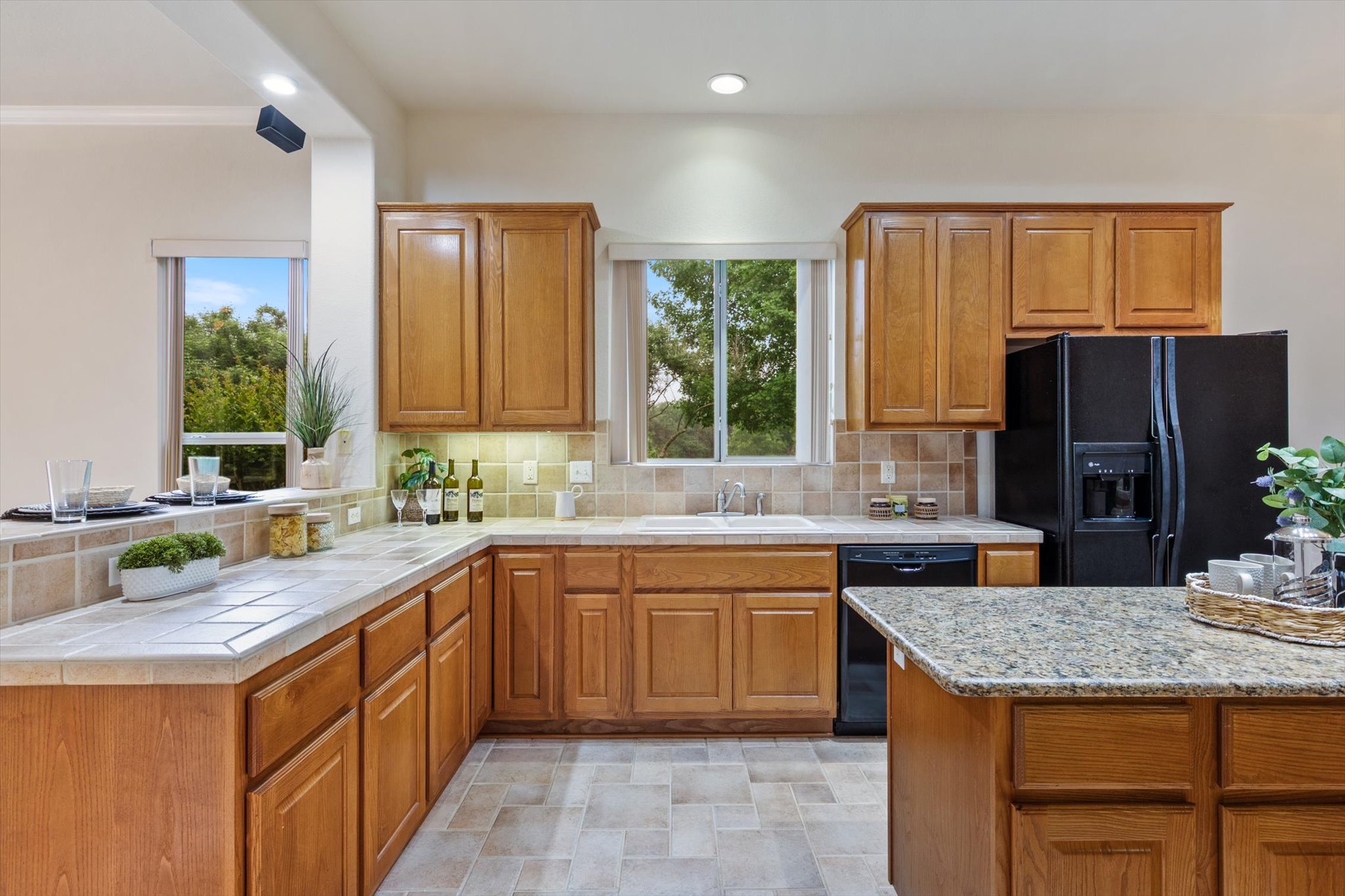 112 Goldenrod Way Georgetown, TX 78633 - Photo 6 of 40