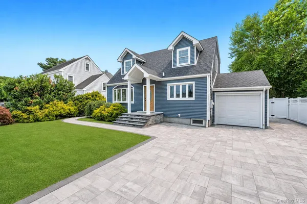 $899,888 | 4 Hicks Circle, Hicksville, NY 11801