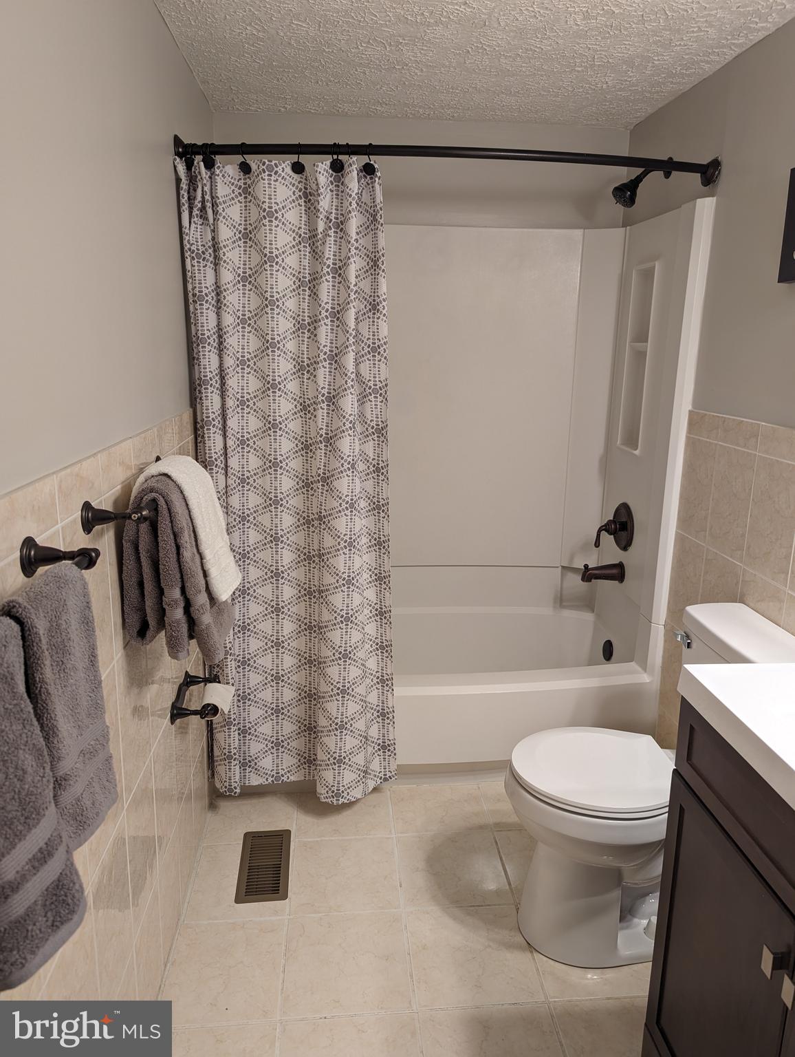 7678 Tuckerman Drive Hanover, MD 21076 - Photo 9 of 58