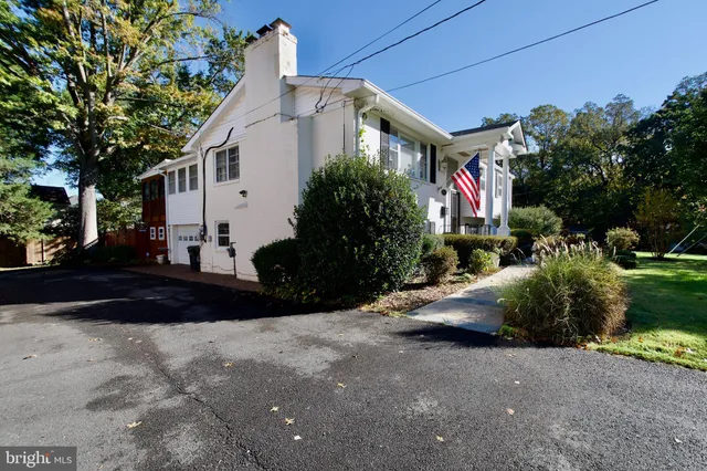 a front view of house with yard