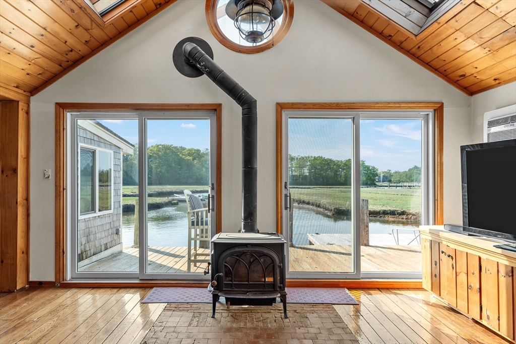 274 Gannett Road Scituate, MA 02066 - Photo 8 of 22