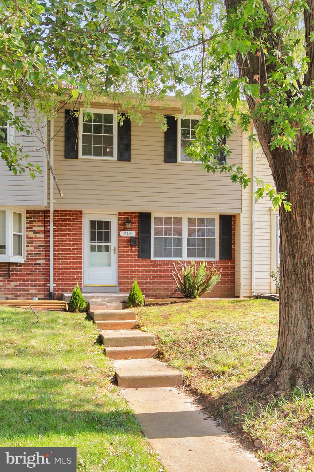 212 Ritter Place Berryville, VA 22611 - Photo 2 of 36