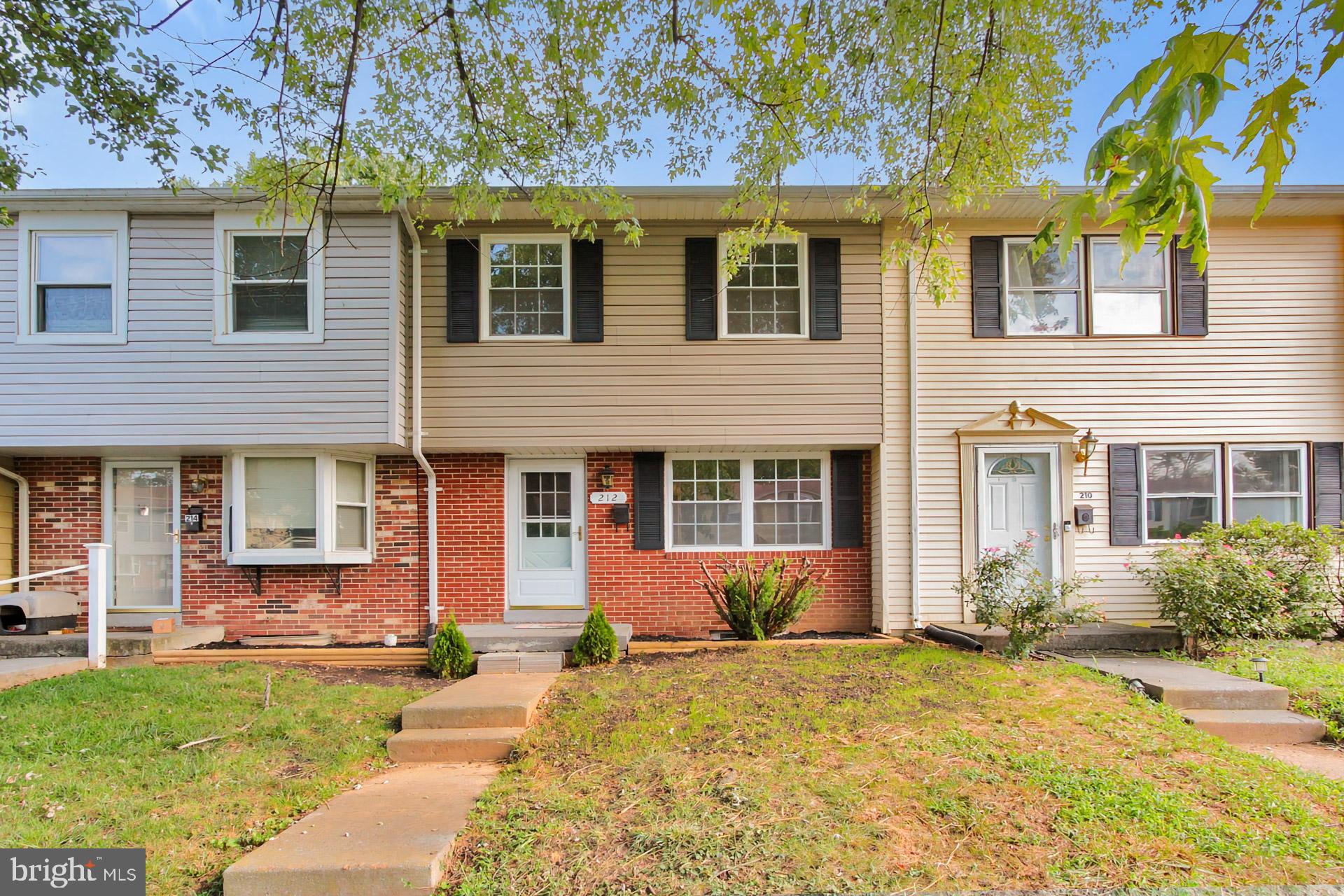212 Ritter Place Berryville, VA 22611 - Photo 3 of 36