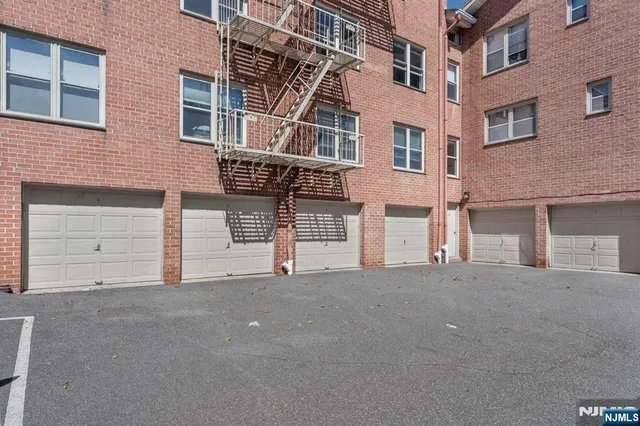 $425,000 | 29 Upper Mountain Avenue, Unit C2901, Montclair, NJ 07042
