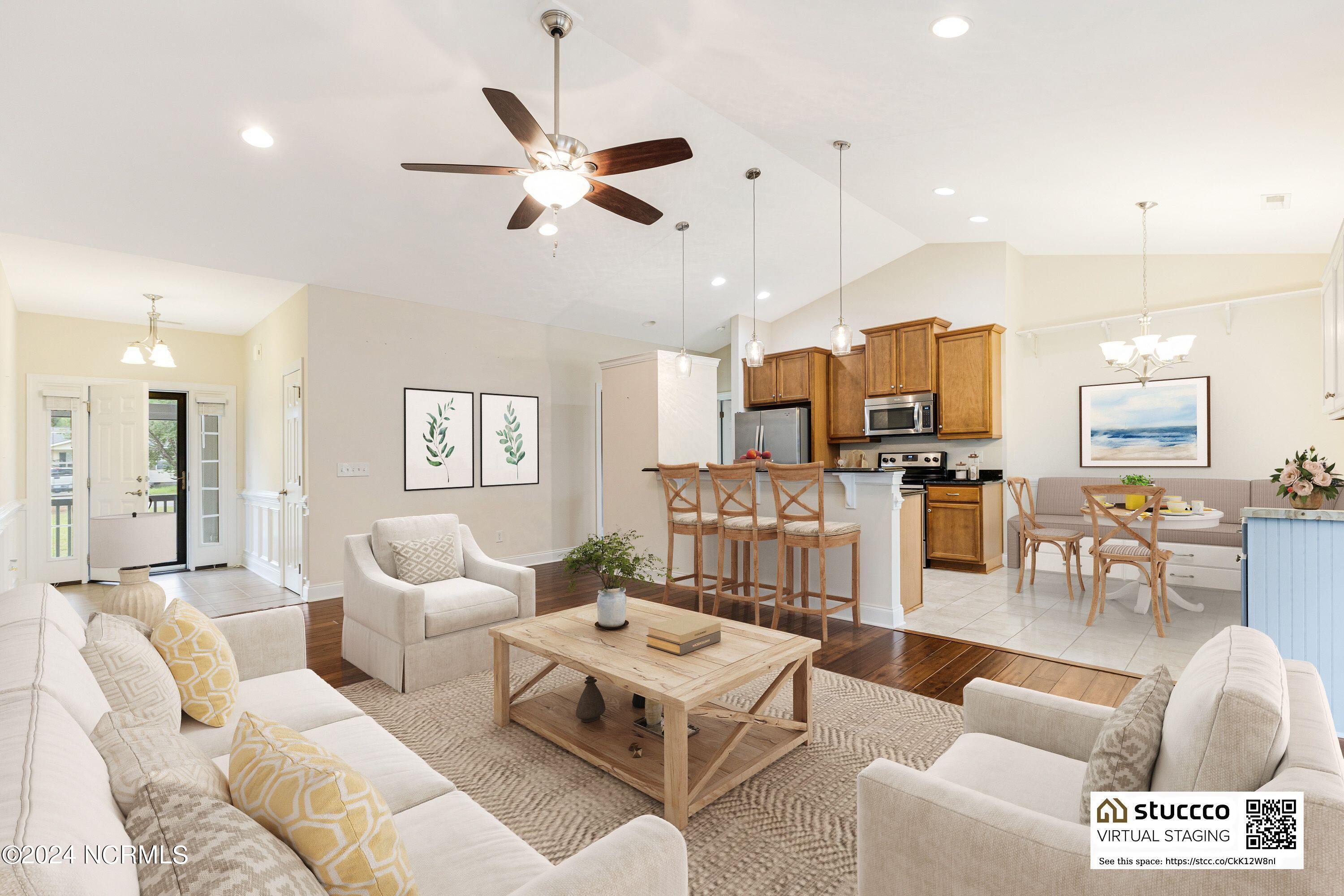 300 Hickory Road Southport, NC 28461 - Photo 11 of 34 Living Area