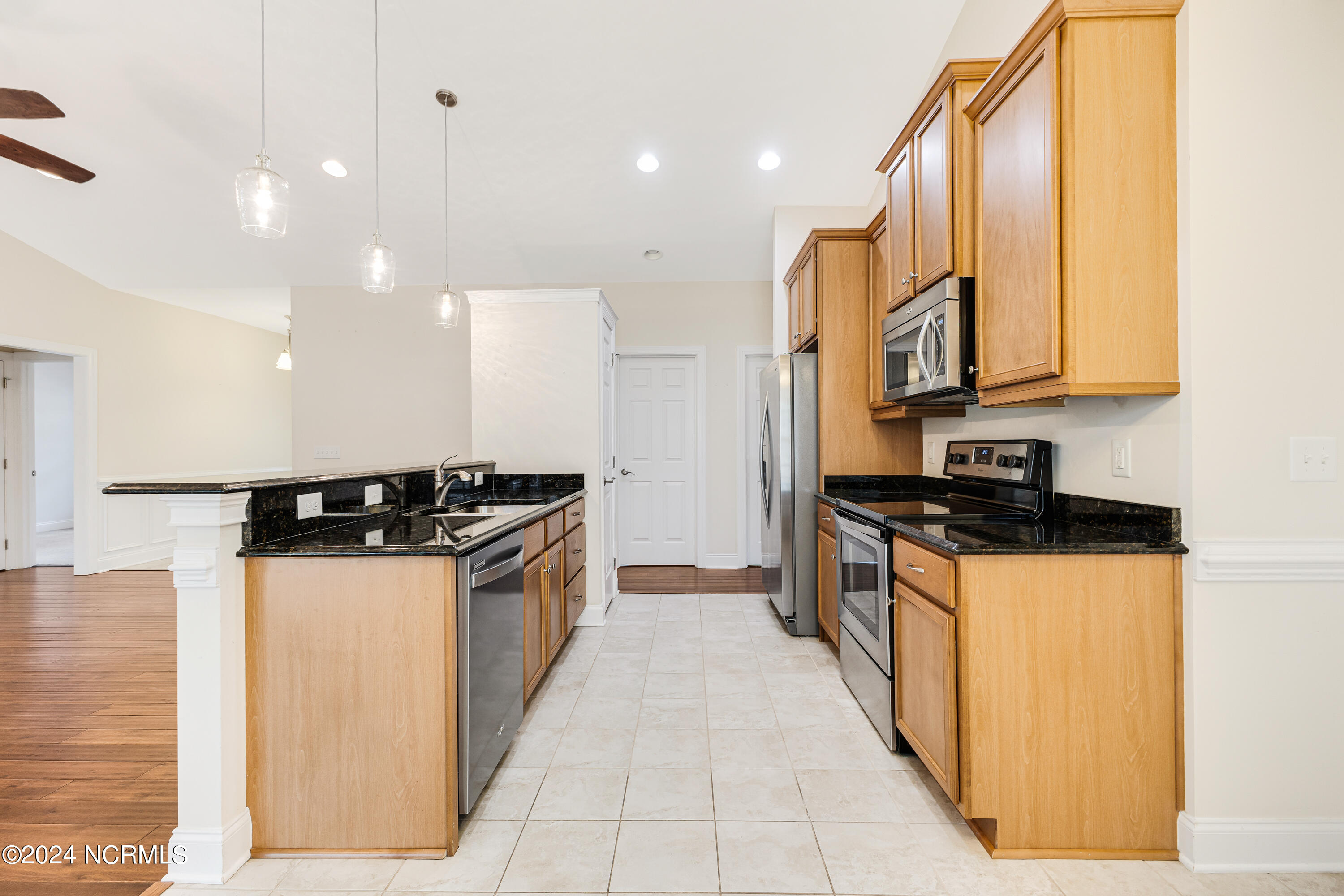 300 Hickory Road Southport, NC 28461 - Photo 13 of 34 300 Hickory