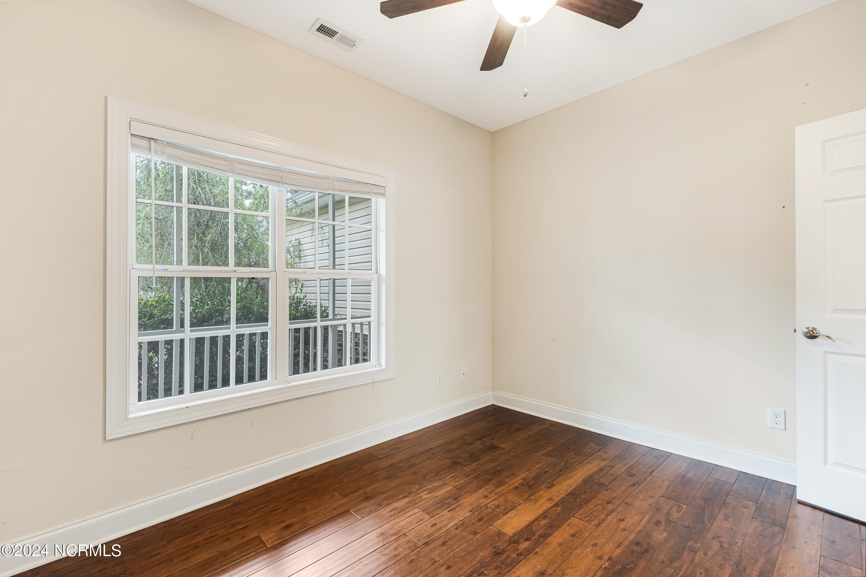 300 Hickory Road Southport, NC 28461 - Photo 22 of 34 Office