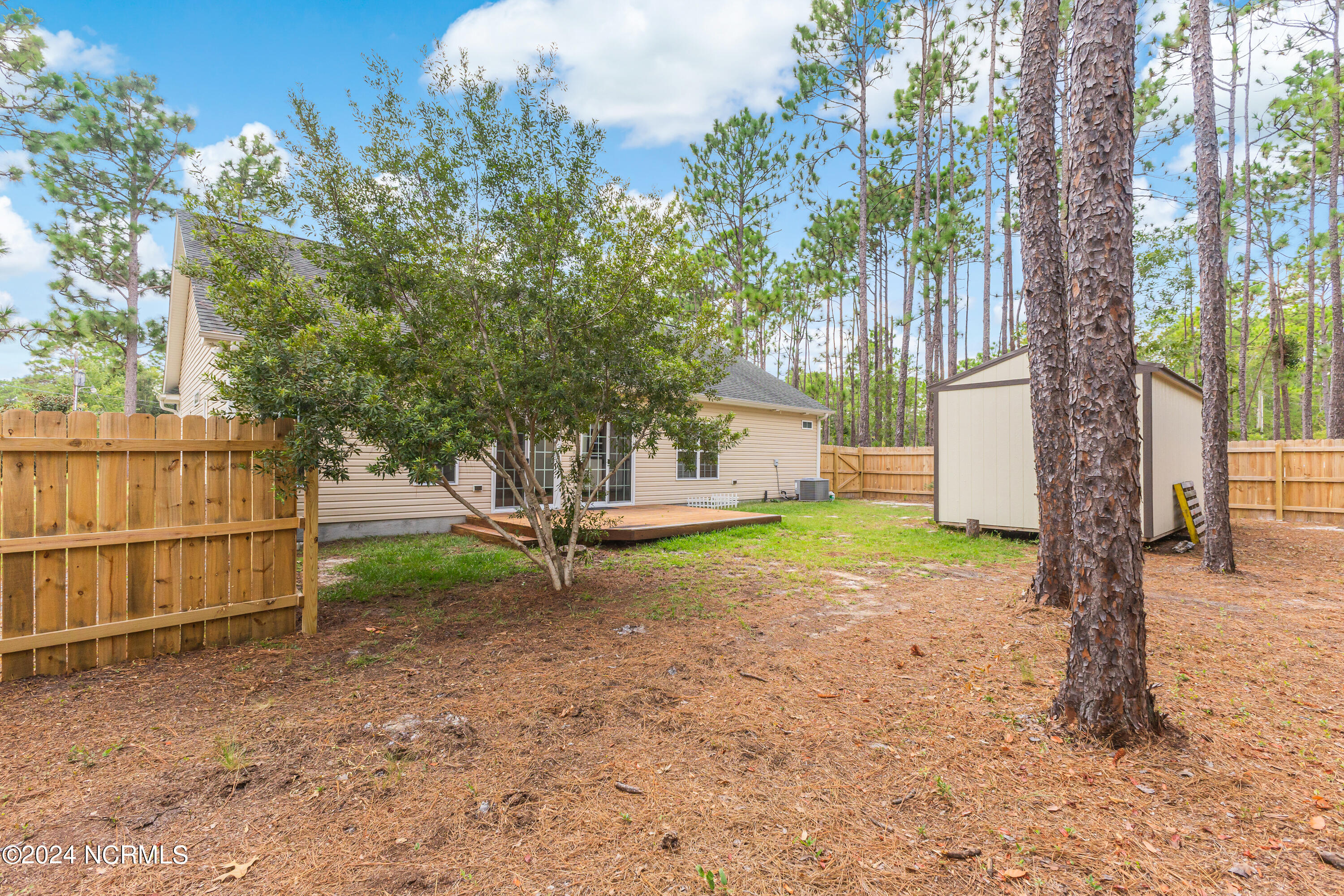 300 Hickory Road Southport, NC 28461 - Photo 30 of 34 300 Hickory