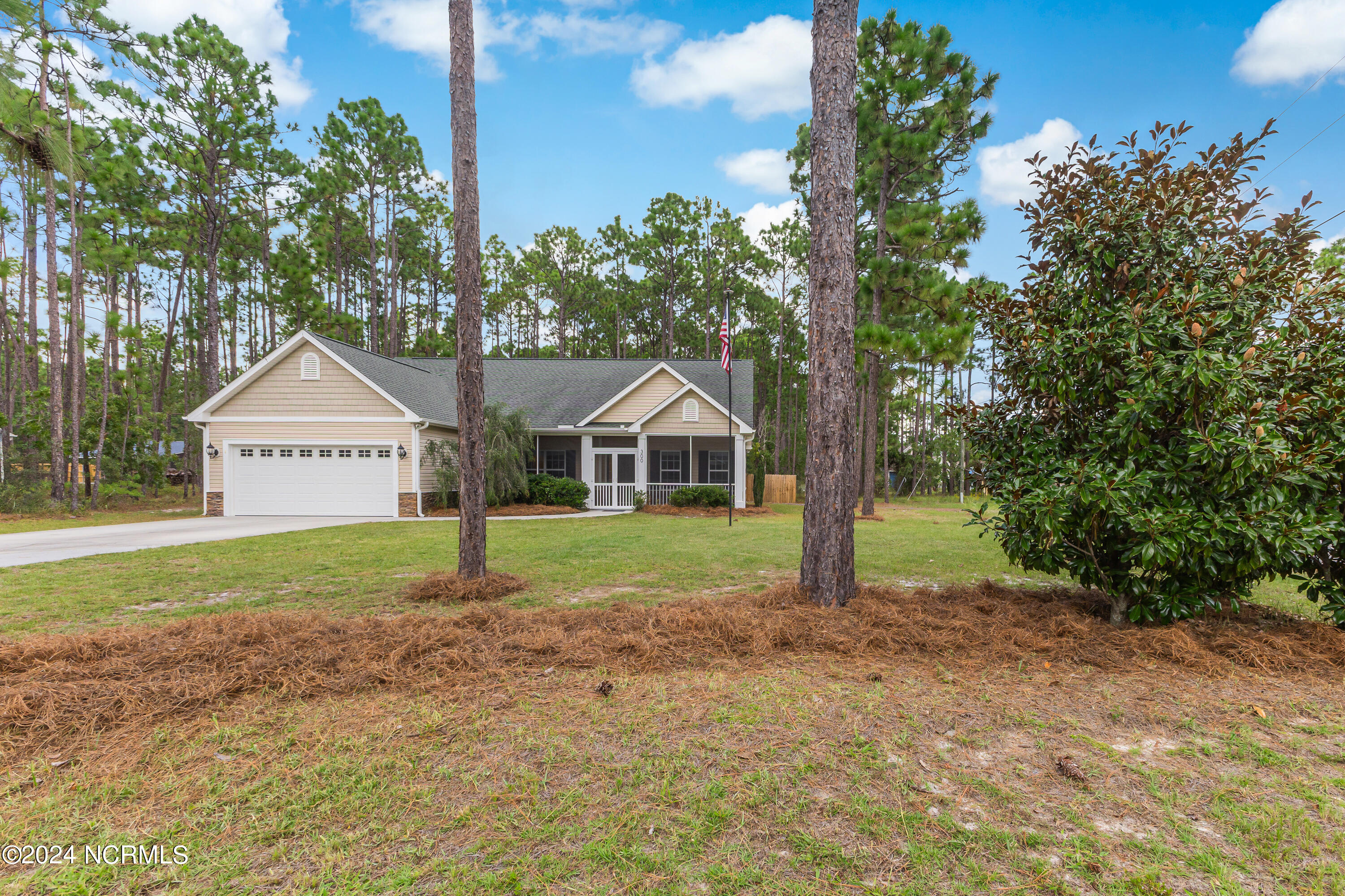 300 Hickory Road Southport, NC 28461 - Photo 3 of 34 300 Hickory