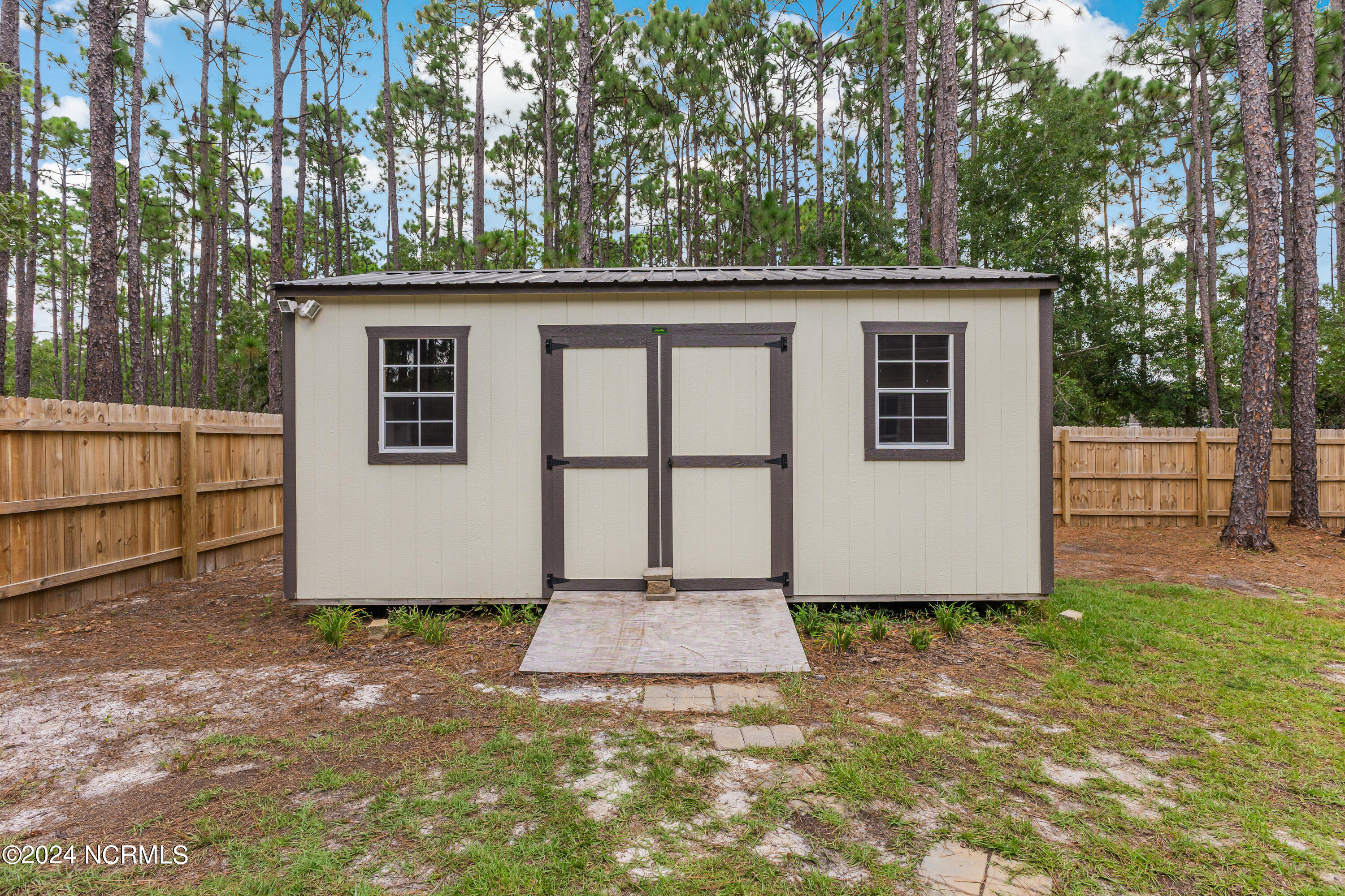 300 Hickory Road Southport, NC 28461 - Photo 31 of 34 300 Hickory