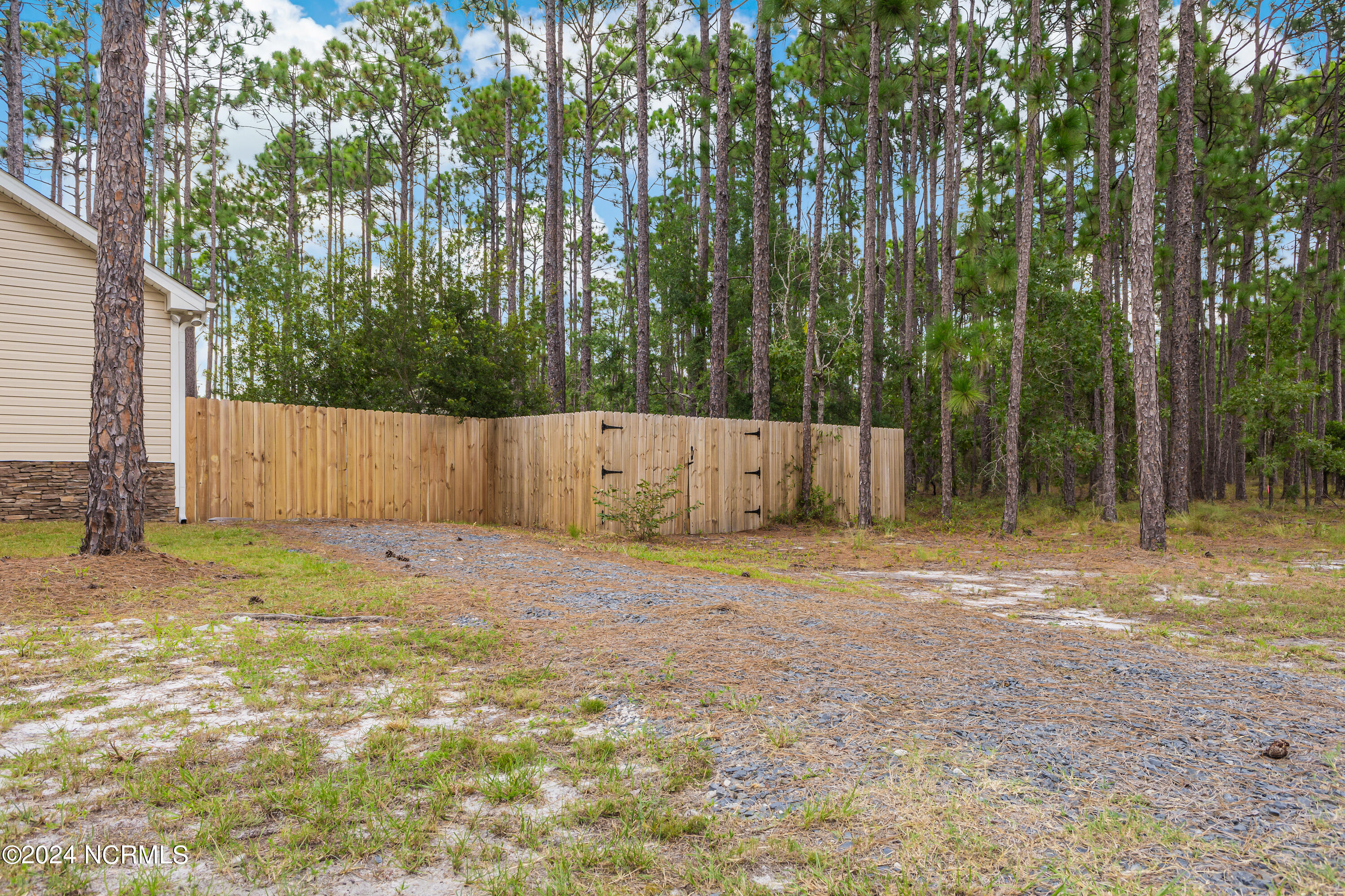 300 Hickory Road Southport, NC 28461 - Photo 33 of 34 300 Hickory