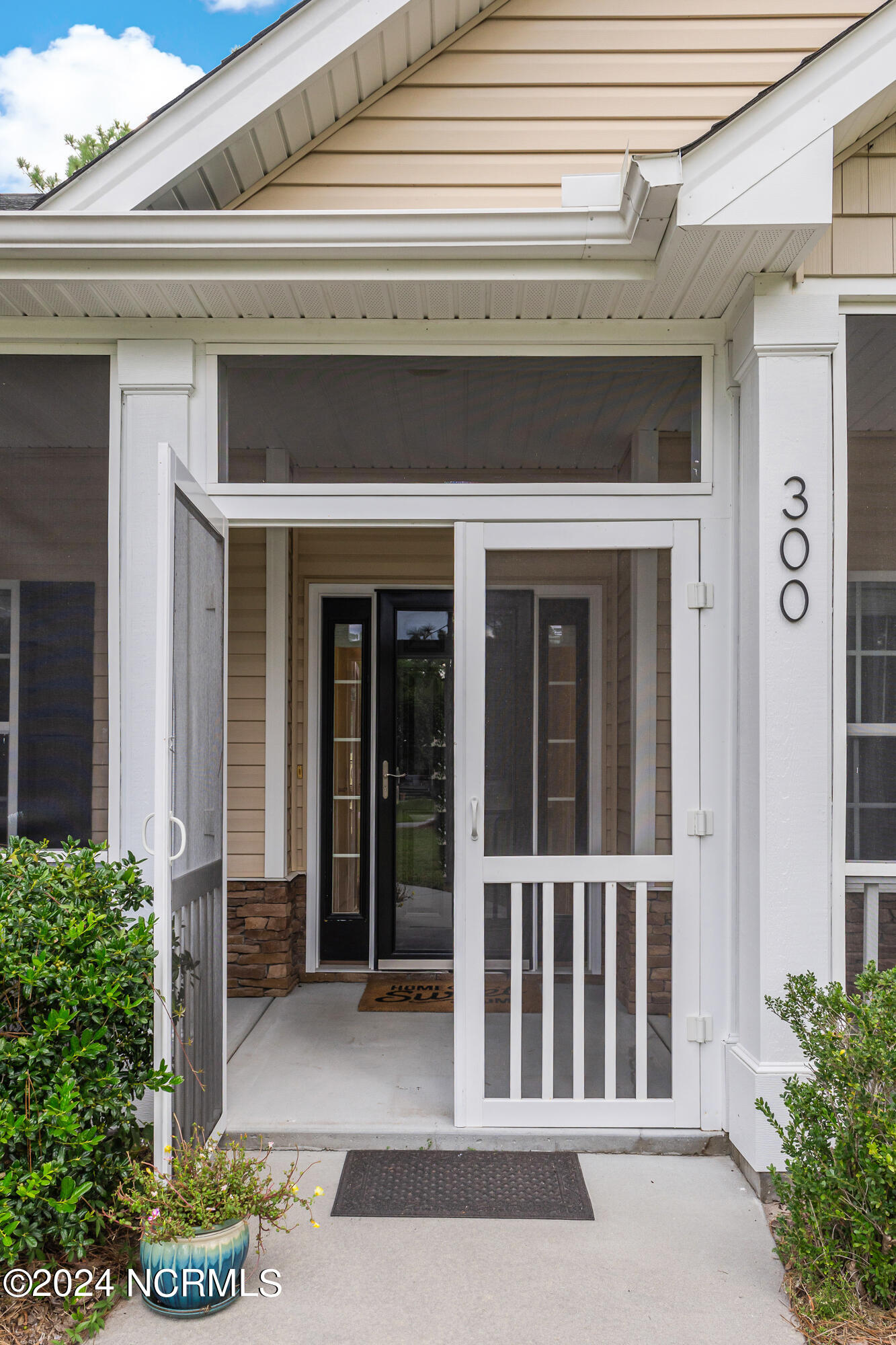 300 Hickory Road Southport, NC 28461 - Photo 6 of 34 300 Hickory