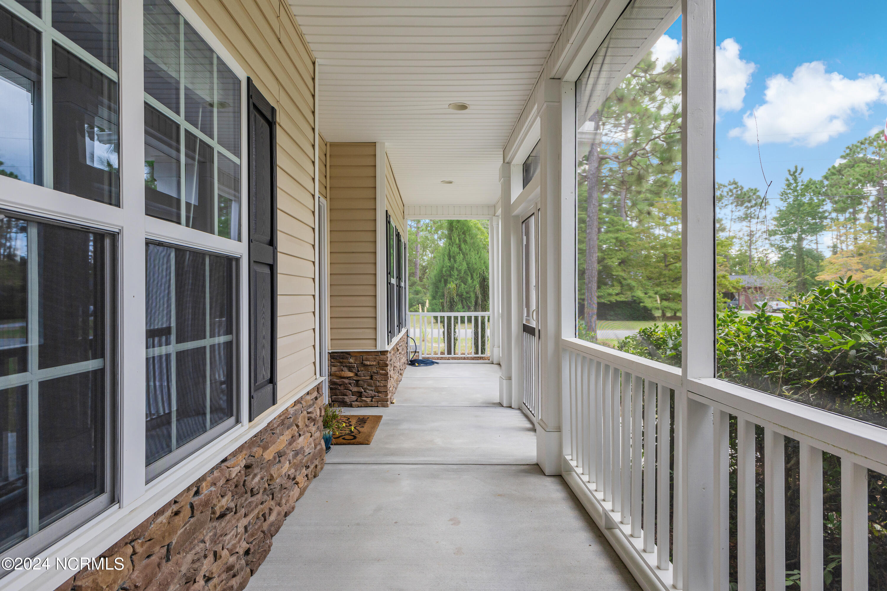 300 Hickory Road Southport, NC 28461 - Photo 7 of 34 300 Hickory