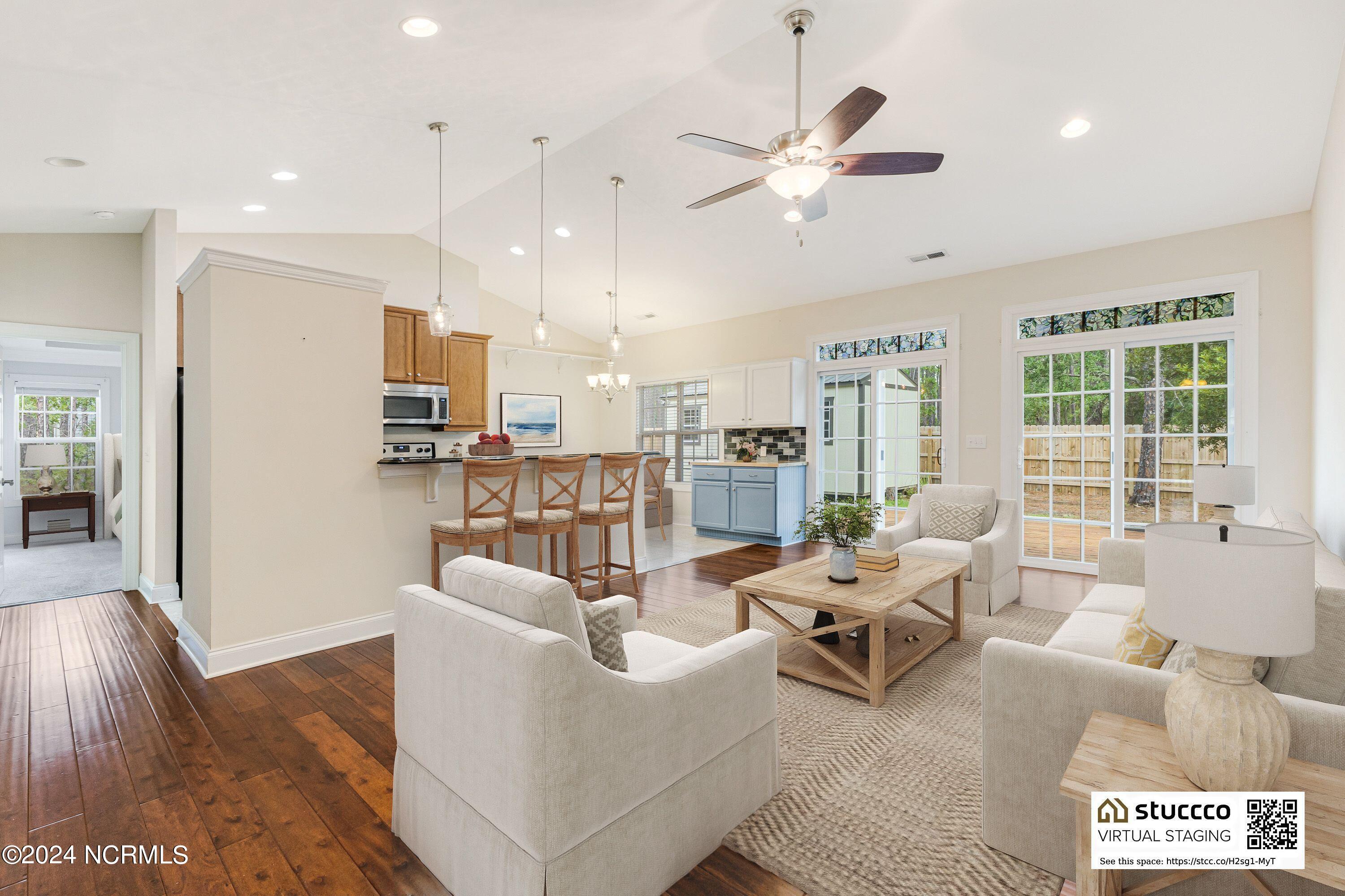 300 Hickory Road Southport, NC 28461 - Photo 10 of 34 Living Area