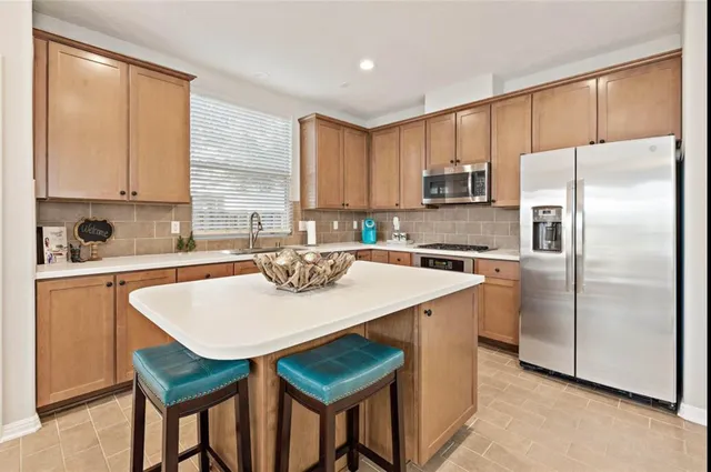 $3,250 | 46 Flickering Sun Court, The Woodlands, TX 77382