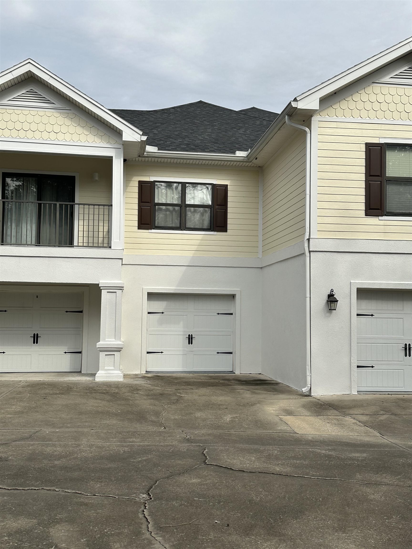 116 Laurel Wood Way, Unit 101 St. Augustine, FL 32086 - Photo 4 of 30 a view of a house with windows