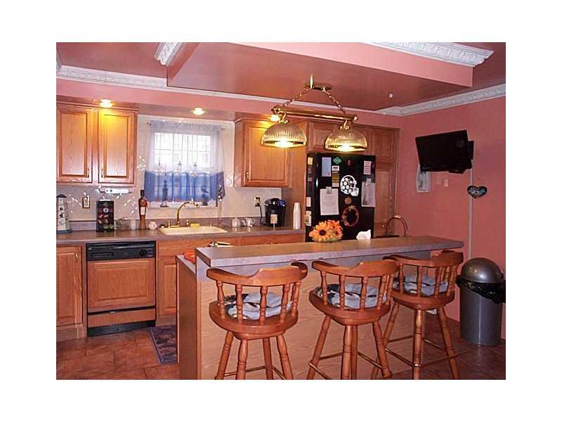 922 Robinson Street McKees Rocks, PA 15136 - Photo 5 of 15 Kitchen.