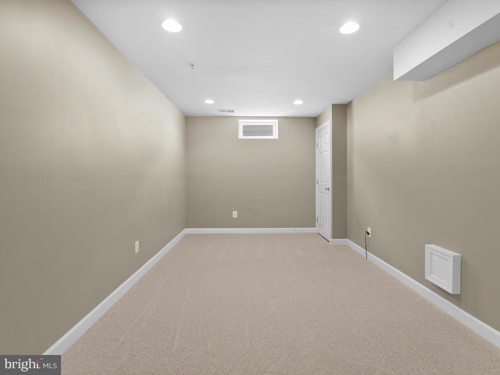 12304 Cypress Spring Road Clarksburg, MD 20871 - Photo 45 of 54 Gallery Image 45