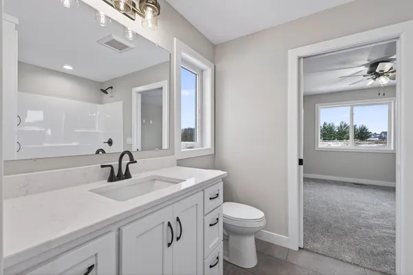 $440,000 | 38639 Hawthorne Avenue, North Branch, MN 55056