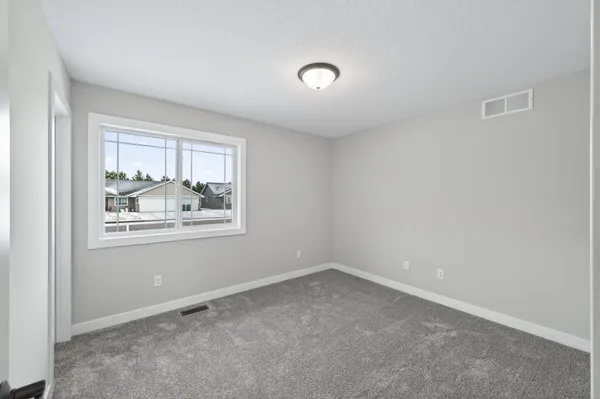 $440,000 | 38639 Hawthorne Avenue, North Branch, MN 55056