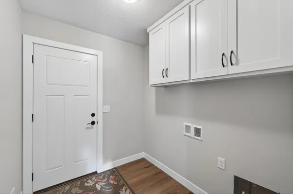 $440,000 | 38639 Hawthorne Avenue, North Branch, MN 55056