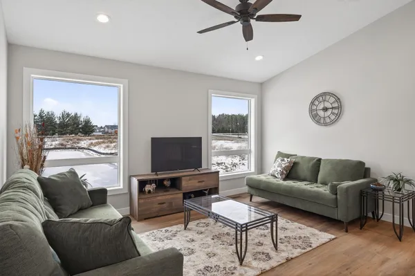 $440,000 | 38639 Hawthorne Avenue, North Branch, MN 55056