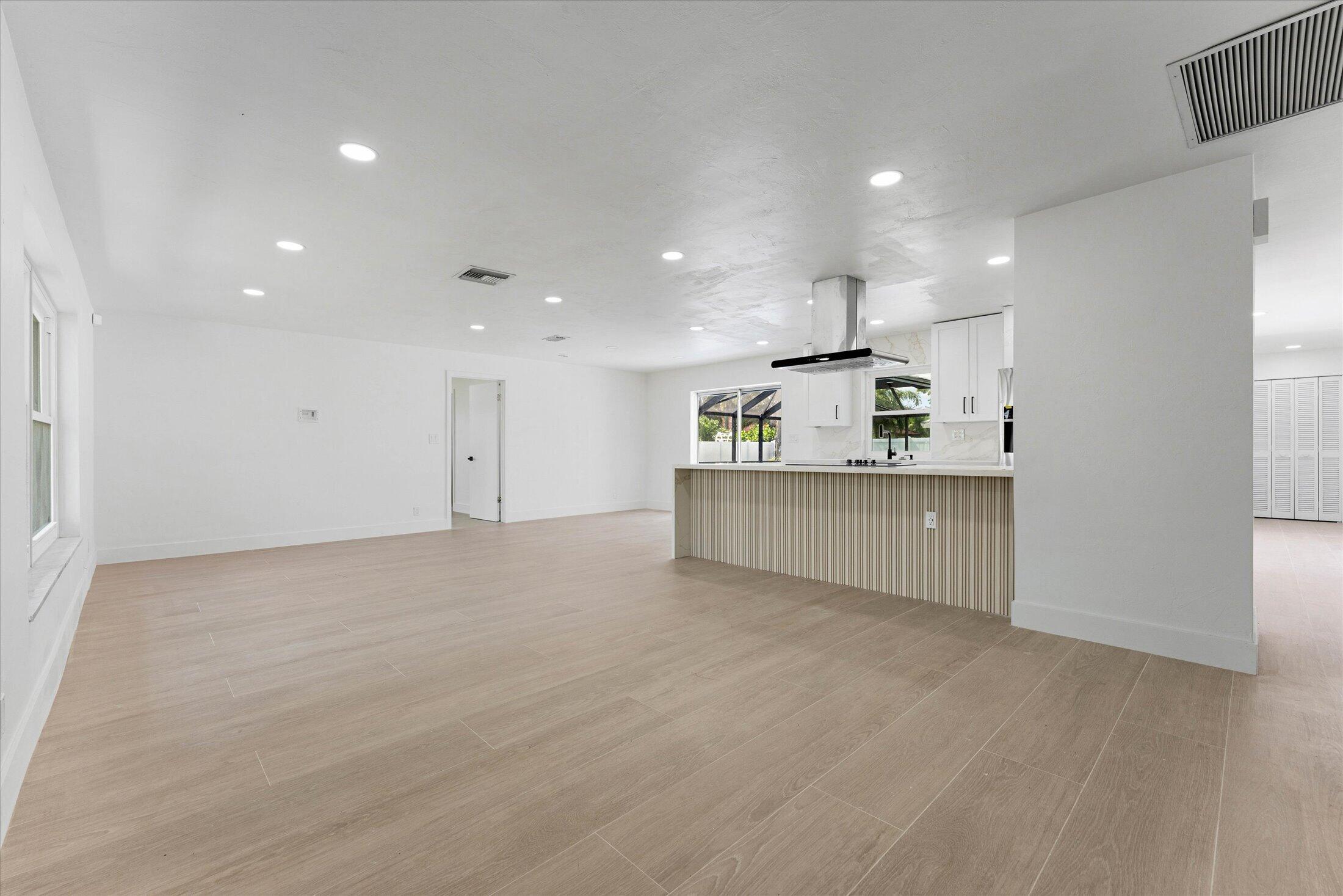 1540 Northwest 10th Street Boca Raton, FL 33486 - Photo 3 of 34 03-1540 NW 10th St, Boca Raton-5