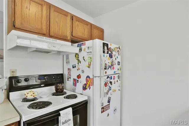 $170,000 | 1306 Glendale Gardens Drive, Unit C, Glendale, MO 63122