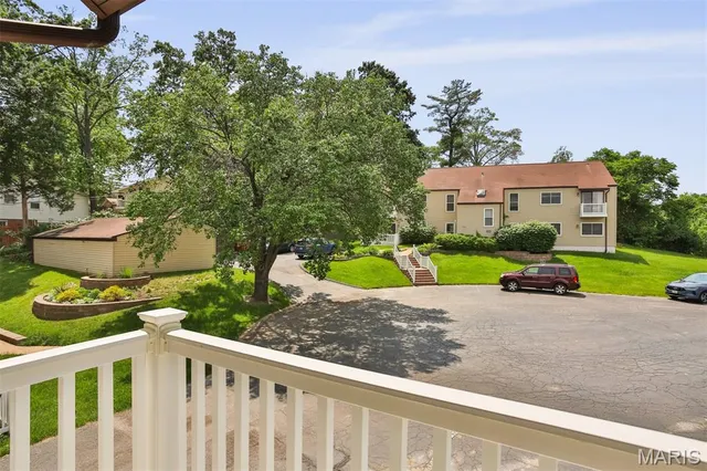 $180,000 | 1306 Glendale Gardens Drive, Unit C, Glendale, MO 63122