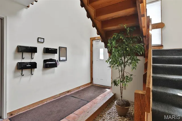 $180,000 | 1306 Glendale Gardens Drive, Unit C, Glendale, MO 63122